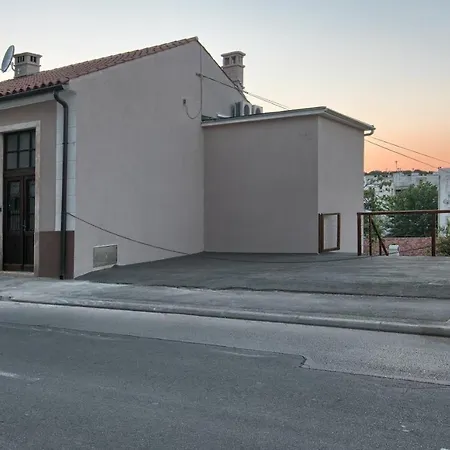 بيت للعطل Family Friendly House With A Swimming Pool - 11774